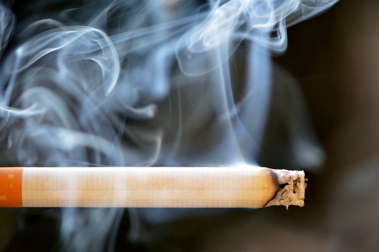 Přiberu, když přestanu kouřit? cigarette-666937_1280