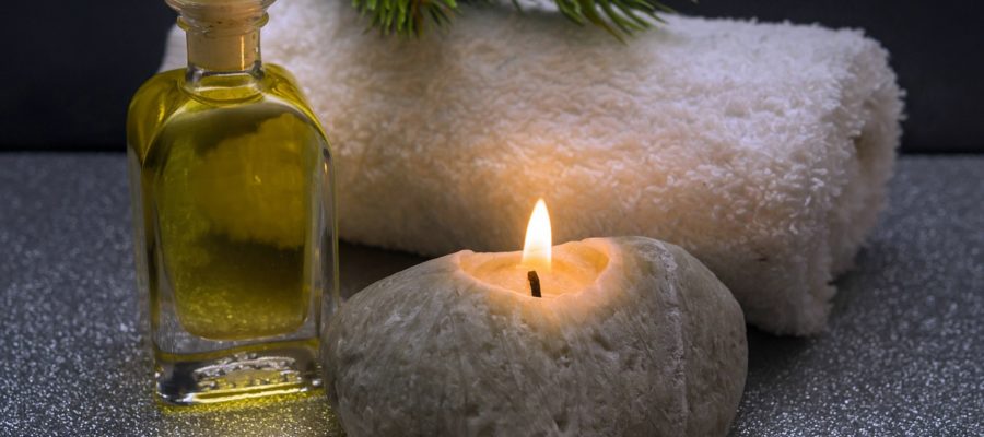 Wellness Carafe Towels White - guvo59 / Pixabay