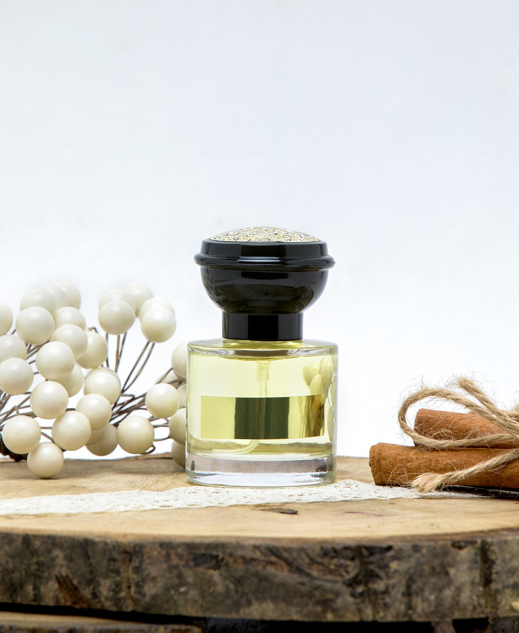 Oil Perfume Woman Product Spa  - uluerservet / Pixabay