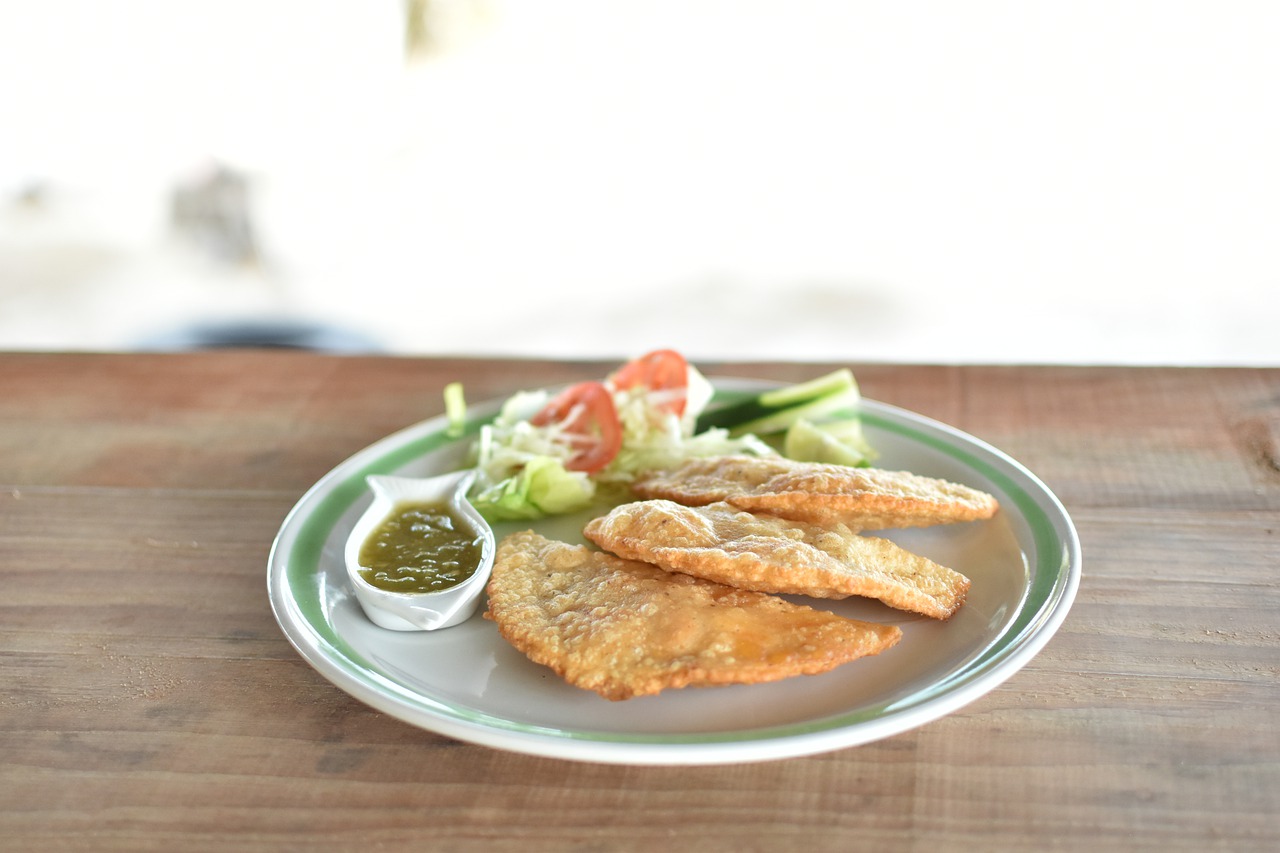 Quesadillas Tortillas Salad Sauce  - richely / Pixabay