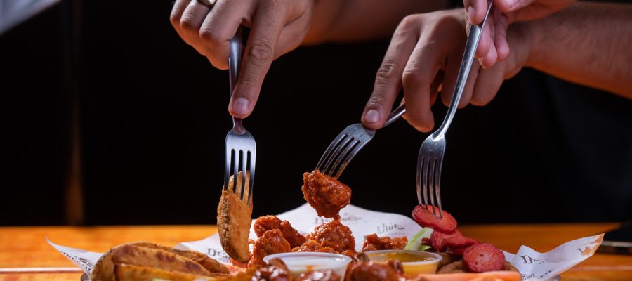 Food Chicken Wings Fork Eating  - u_6qcjbfqp / Pixabay