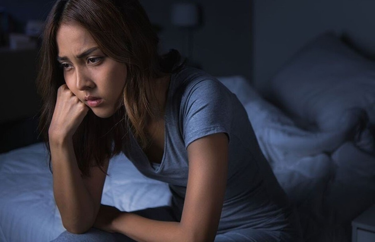 Woman Sadness Depression Tiredness  - crlamgeorgia / Pixabay